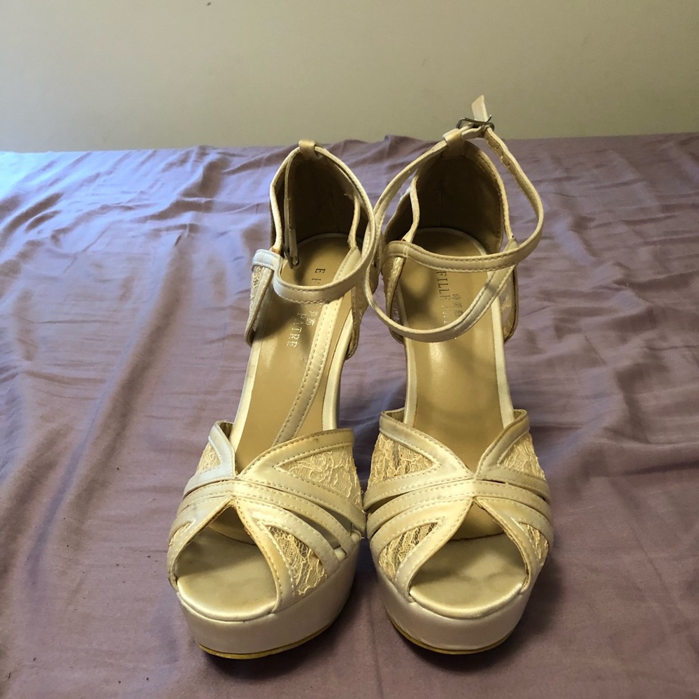 High-heels
